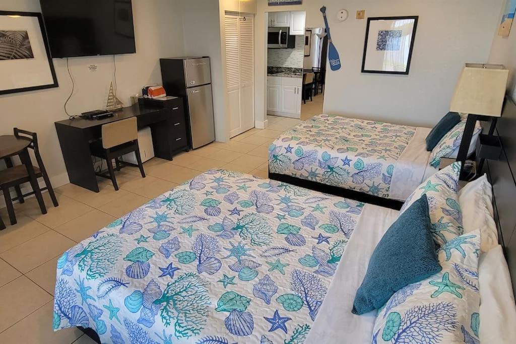 River Delight,Studio109, Beach & Pool Steps Away + Wifi Ruskin Zewnętrze zdjęcie
